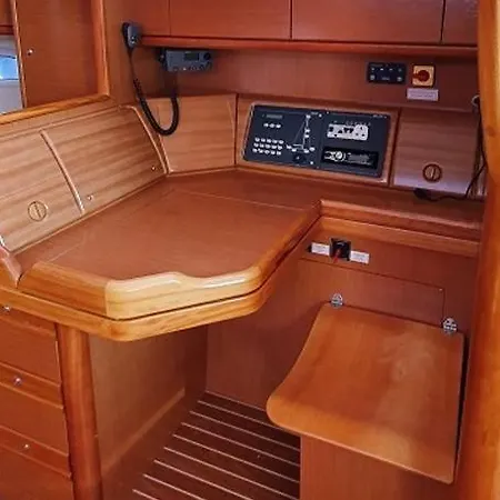 Hotel Narayana Sailing Yacht *