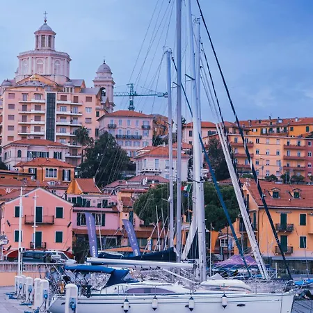 Hotel Narayana Sailing Yacht *