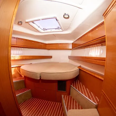 Narayana Sailing Yacht Hotel