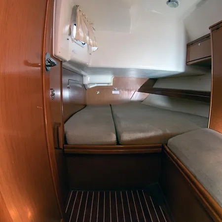 Hotel Narayana Sailing Yacht